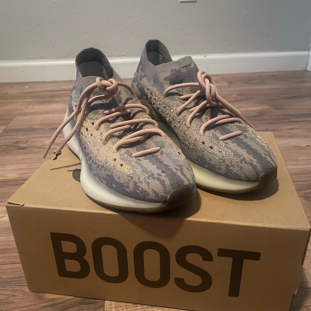 Yeezy 380 mist brand new never worn with tags and box size 9 in men’s